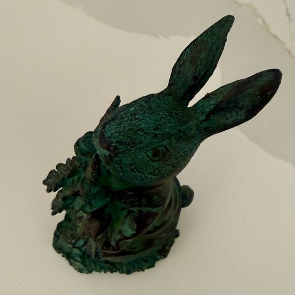 Peter Rabbit Figurine - Picture 2 of 14